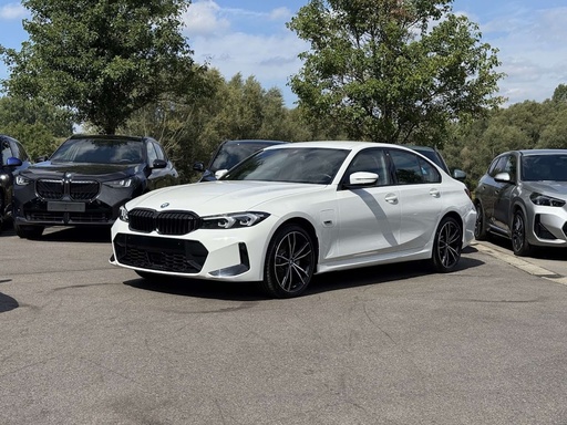 BMW 330 e xDrive sedan M Sport LCI / ADAP CRUISE / STUURVERW / CARPLAY / PDC / WIDESCREEN +