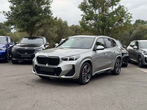 BMW X1 sDrive18i M Sport Pro / PANO / CAM / KEYLESS / SPOILER / NAVI / CARPLAY / VERW ZETELS / ADPT LED / M BRAKES / ...