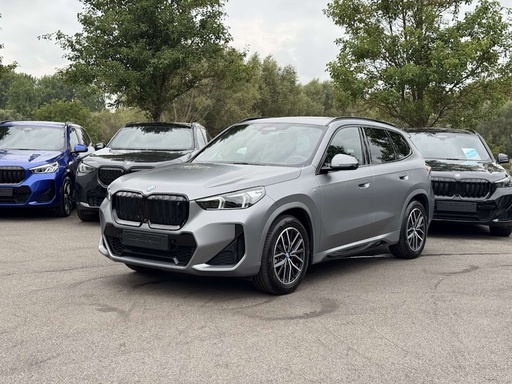 BMW iX1 xDrive30 M Sport / PANO / 360 / TRKHK / LEDER / HUD / ELEK SEAT / KEYL / MASSAGE / DRIV PROF / FULL!!